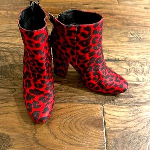 Like new Just Fab red leopard